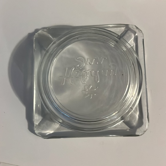 Vintage/cool Holiday Inn Embossed Ashtray - Picture 3 of 3